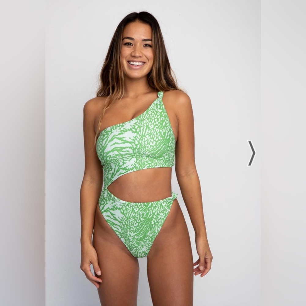 Skatie limited edition Nicole one piece swimsuit in Amalfi Size S